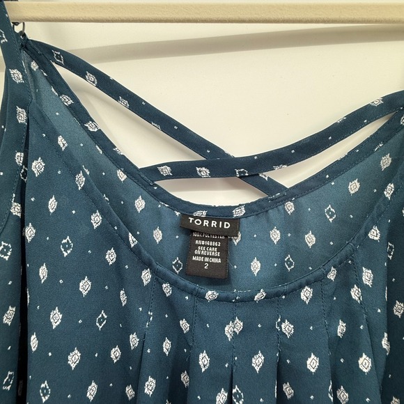 Torrid Size 2 Plus Navy Printed Strappy Cami Tank Top Adjustable Straps - Picture 4 of 5
